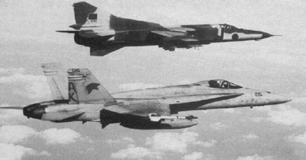 F-14 εναντίον MiG-23: Η αερομαχία που έβαψε… κόκκινη την Μεσόγειο (βίντεο)